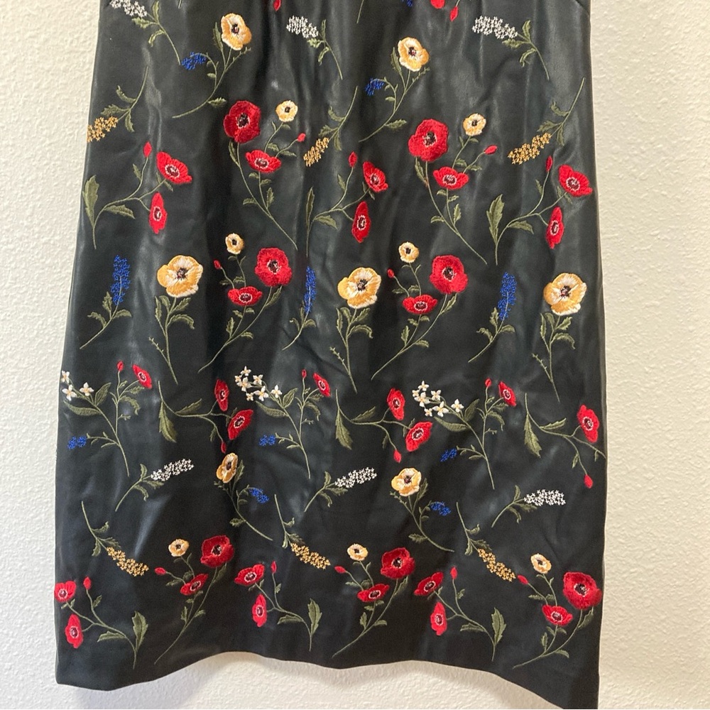 CALVIN KLEIN FAUX LEATHER EMBROIDERED SHIFT DRESS WOMEN Size 2 - Picture 4 of 14